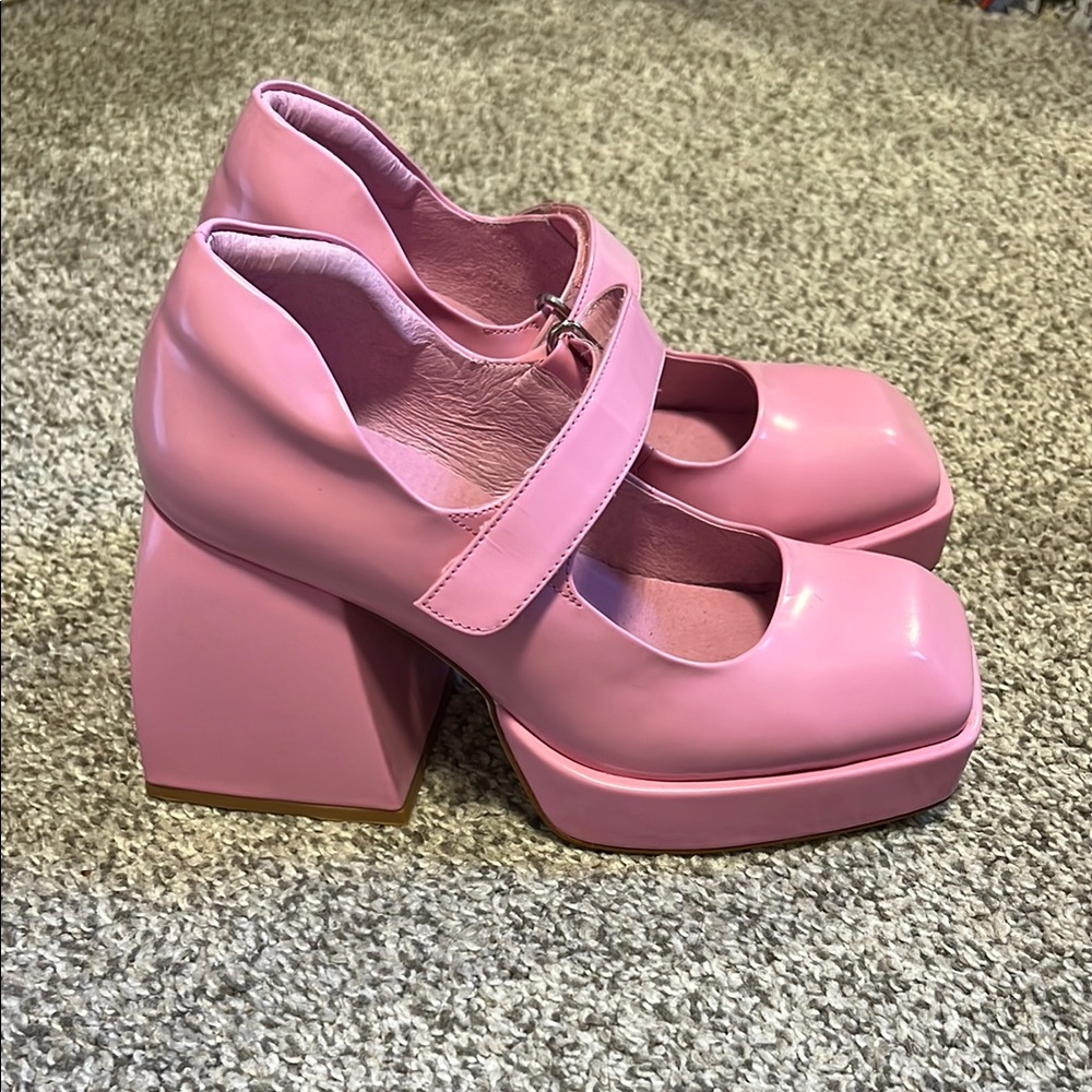 Jeffrey Campbell Pink Platform Mary Jane Shoes - Picture 2 of 3